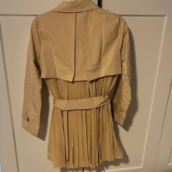 Stylish Women's Tan Trench Coat - Picture 3 of 3